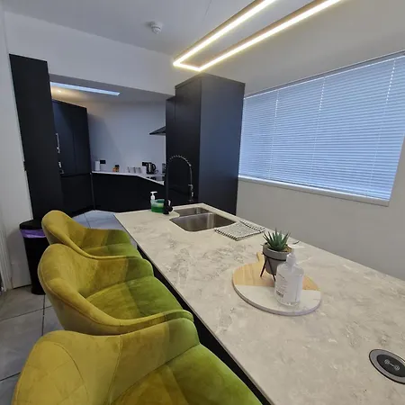 Modern Detached 3 Bedroom Home With Off-Road Parking & Bike Store Abercanaid Exterior photo